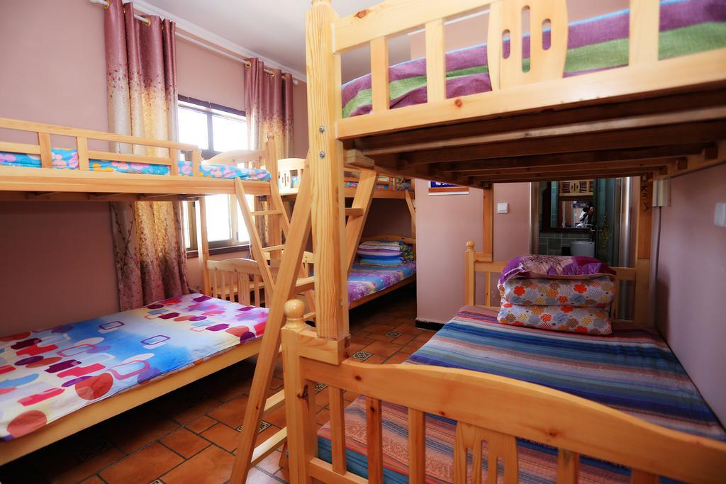 Dunhuang 8090 Guest House Esterno foto