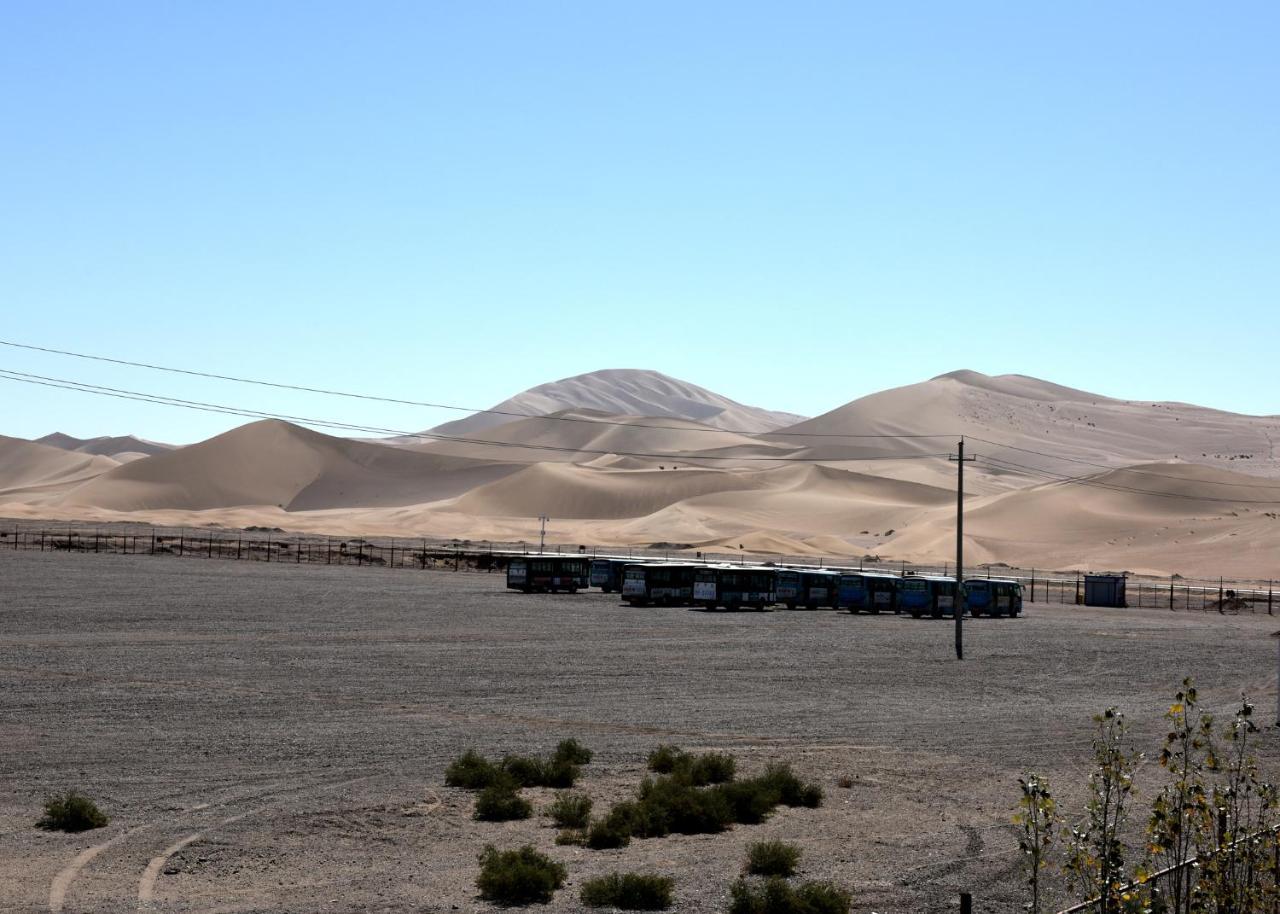 Dunhuang 8090 Guest House Esterno foto